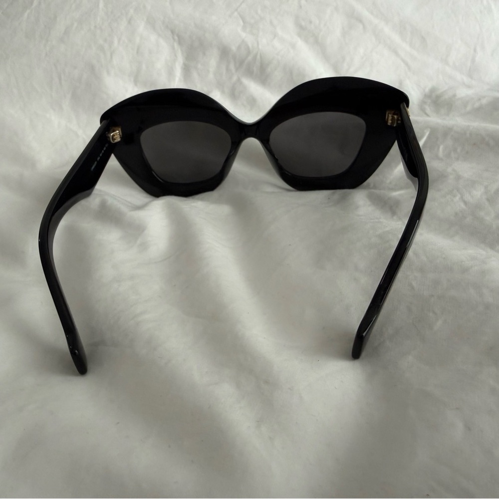 Loewe Black Cat-Eye Sunglasses with Gold Details - Picture 4 of 8